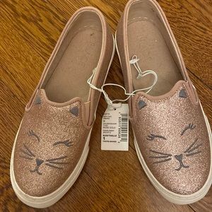 Girls shoes